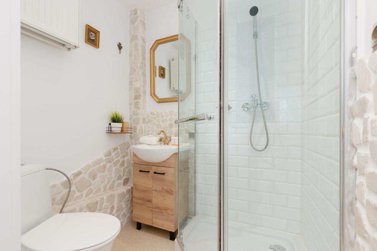 Bright Apartment Wola Near Metro Station By Noclegi Renters Варшава Екстер'єр фото
